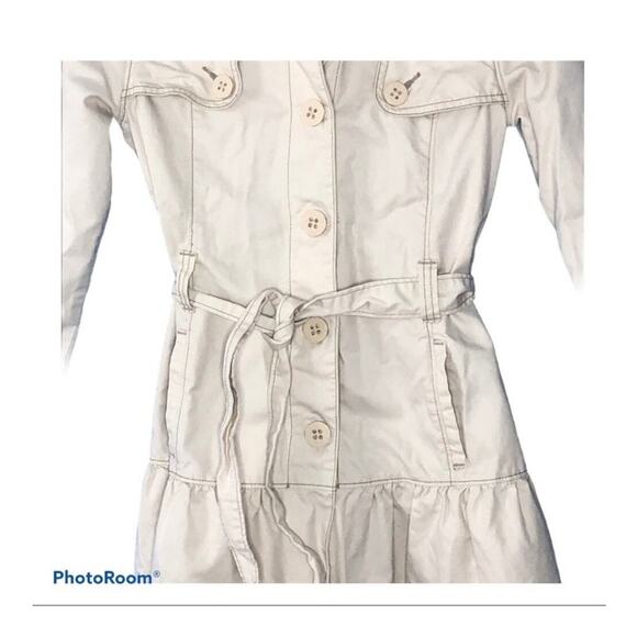 GAP Original Vintage Trench Coat JR Large Cream Ruffle Hem Belted Timeless Style - Picture 5 of 16